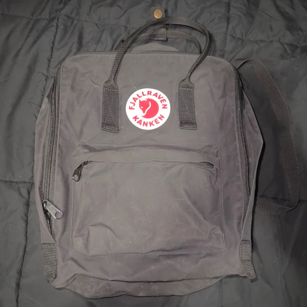 Black Fjällräven Kanken backpack